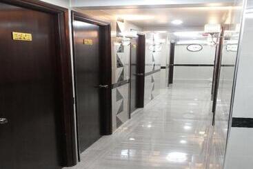 هتل Skycity Hostel