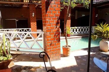 هتل The Lusaka