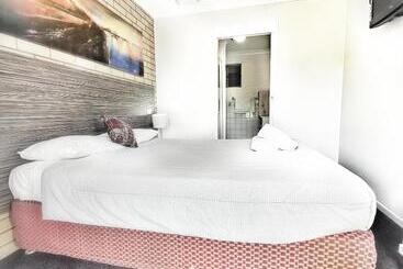 مُتل Raceview Motor Inn