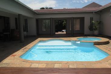 פנסיון Alante Lodge