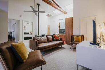 膳宿费 Albert Hotel Daylesford