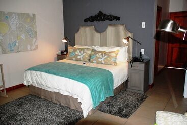 پانسیون Rivonia Premier Lodge
