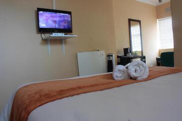 پانسیون Sunnyridge Lodge