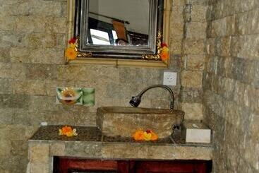 پانسیون Titi Sedana Homestay