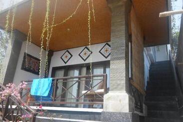 پانسیون Titi Sedana Homestay