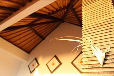پانسیون Titi Sedana Homestay
