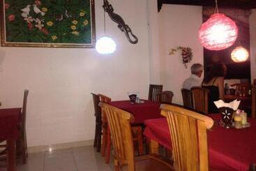پانسیون Titi Sedana Homestay