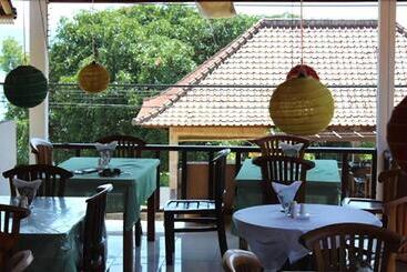 پانسیون Titi Sedana Homestay