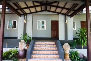 استراحتگاه Co Co House Samui
