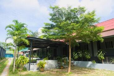 استراحتگاه Co Co House Samui