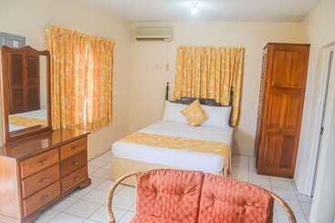 Urban Apartments - Runaway Bay