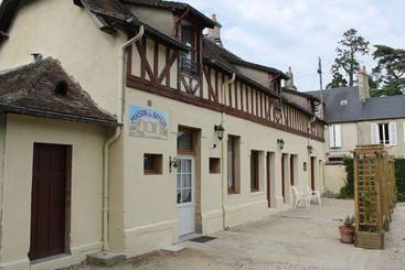 تختخواب و صبحانه La Maison De Bayeux