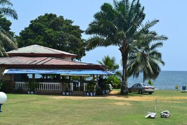 Adrien Beach - Kribi