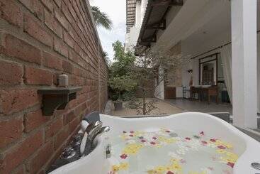 هتل Amaloh Boutique Resort