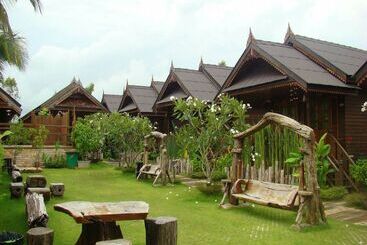 هتل Baan Baitan Resort