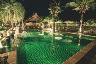 هتل Baan Baitan Resort