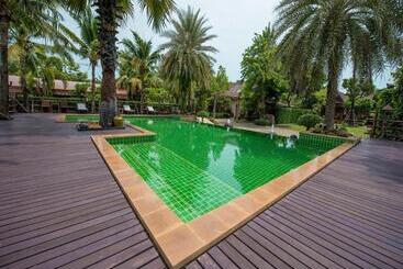 هتل Baan Baitan Resort