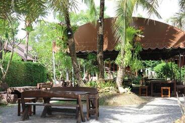 هتل Baan Baitan Resort