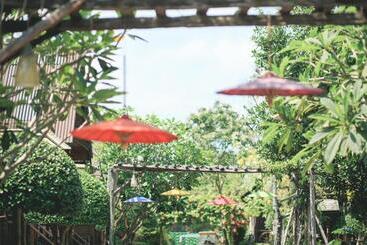 هتل Baan Baitan Resort