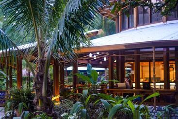 هتل Blue Osa Beach Resort & Spa