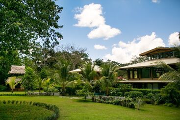 هتل Blue Osa Beach Resort & Spa