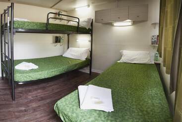 هتل Hu Firenze Certosa Camping In Town