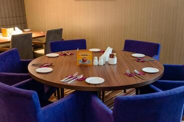 هتل Holiday Inn Aktau, An Ihg