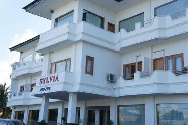 Sylvia Hotel Maumere