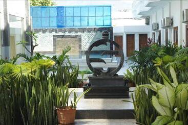Sylvia Hotel Maumere