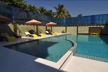 Sylvia Hotel Maumere