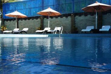 Sylvia Hotel Maumere