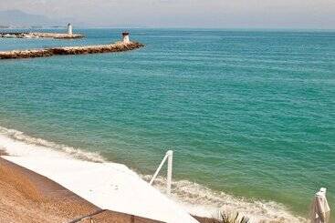 هتل Villa Azur