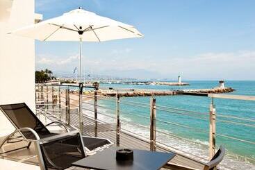 هتل Villa Azur