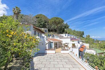 هتل Villa D'orta