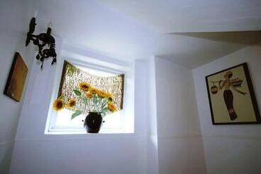ペンション Crib 49 Guesthouse   Foreigner Only