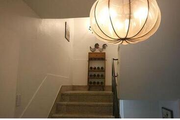 ペンション Crib 49 Guesthouse   Foreigner Only