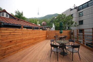 ペンション Crib 49 Guesthouse   Foreigner Only