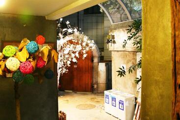 ペンション Crib 49 Guesthouse   Foreigner Only