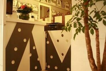 ペンション Crib 49 Guesthouse   Foreigner Only