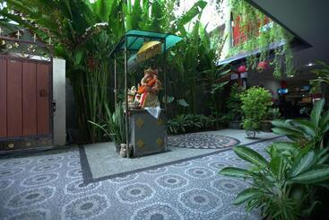 پانسیون Rena Segara House Kuta