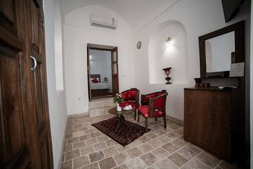 Hooman Boutique Hotel