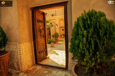 Hooman Boutique Hotel