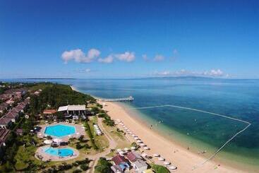 Fusaki Beach Resort Hotel & Villas