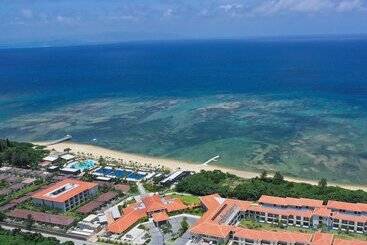 Fusaki Beach Resort Hotel & Villas