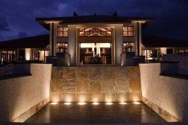 Fusaki Beach Resort Hotel & Villas