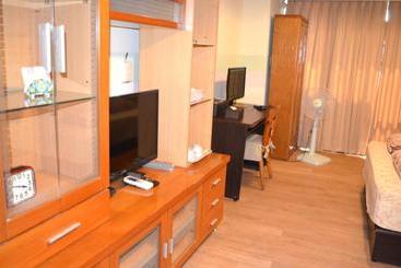 Holo Hostel