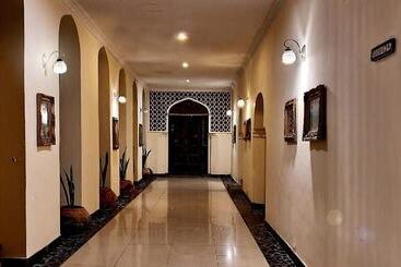 هتل Africa House Zanzibar