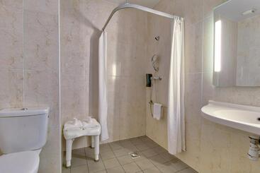 B&b Hotel Bayonne Tarnos