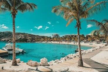 هتل Blue Bay Lodges