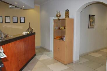 هتل Casa Mia Lodge & Restaurant